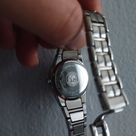 Citizen Eco-Drive Women’s Watch main image 4